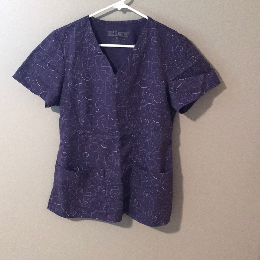 Printed scrub top